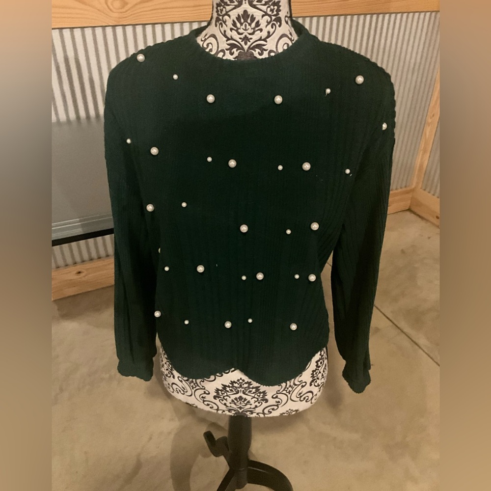 SHEIN hunter green cropped sweater with pearls, size S